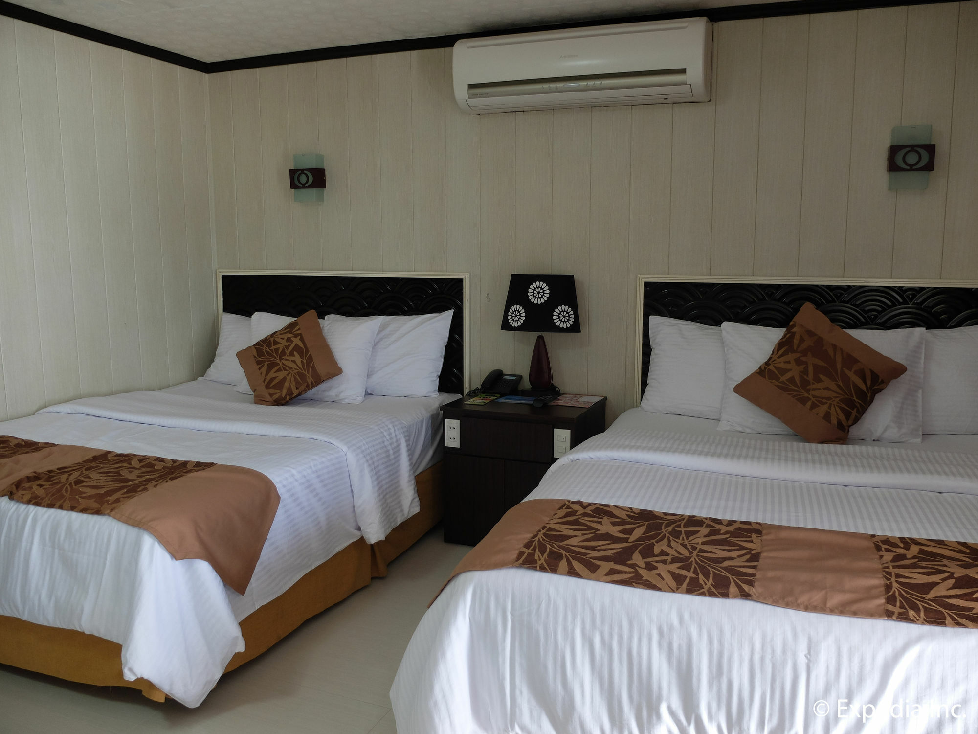 Resort Diamond Water Edge